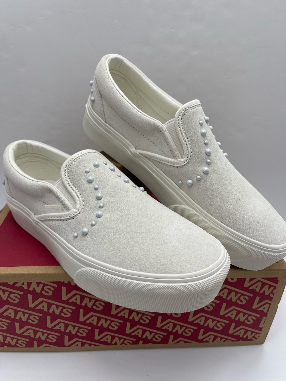 Vans WMNS Classic Slip-On Platform
Pearls Marshmallow
VN000EA9CCZ Sneakers - Picture 4 of 16